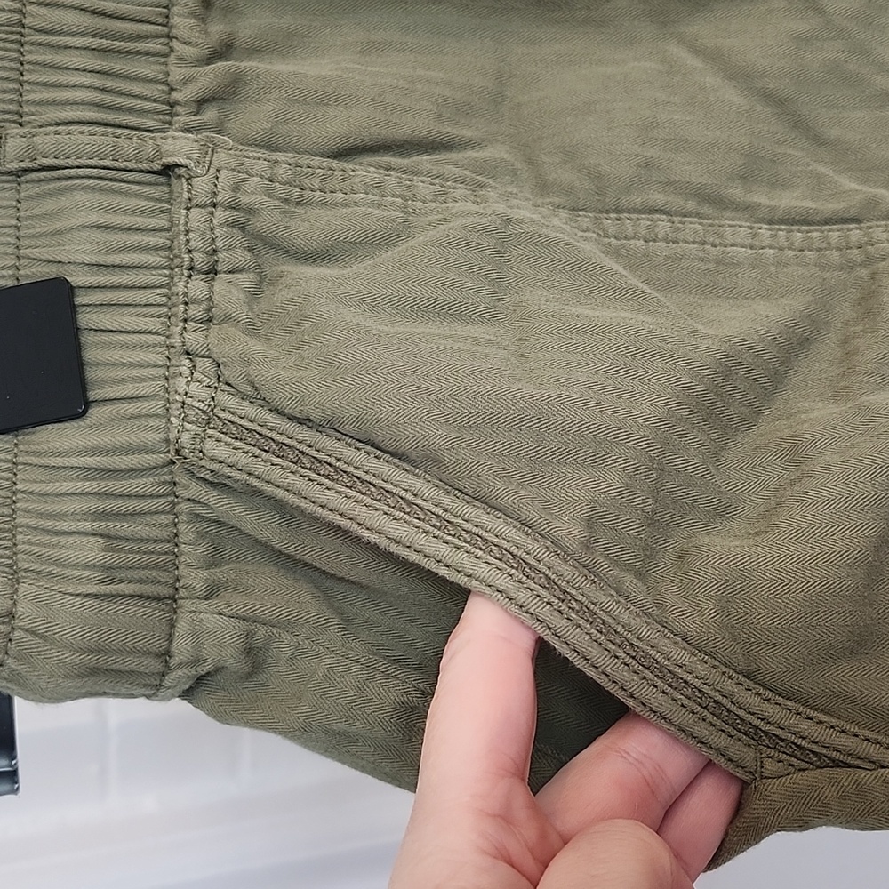 Old Navy Shorts, Medium - Picture 2 of 7